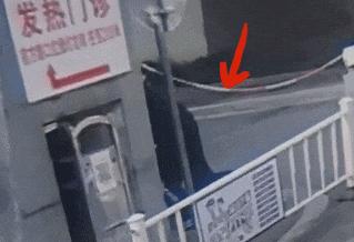 DƬ